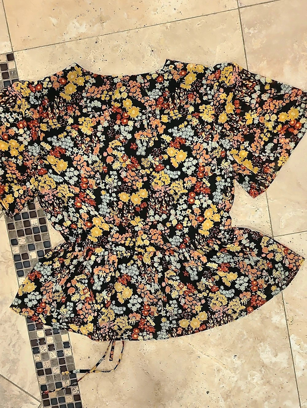 Madewell  Floral Peplum Blouse in Black & Orange Size Small - Picture 6 of 9